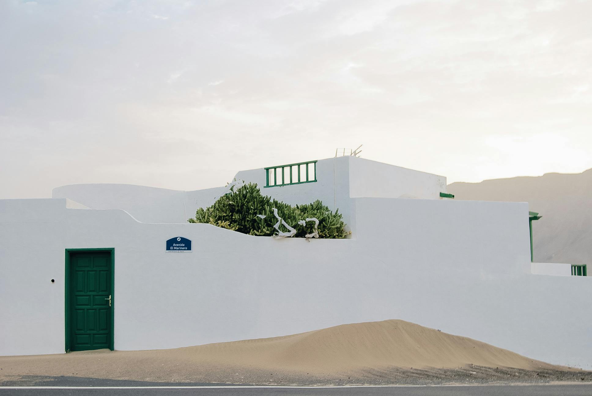 propietario gestionando reservas de su vivienda vacacional