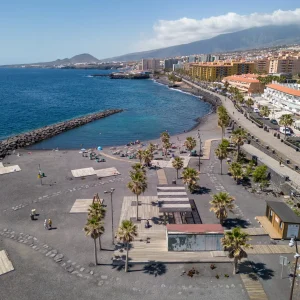 Vista de la zona de Candelaria, Tenerife, donde VivvaHomes gestiona viviendas vacacionales